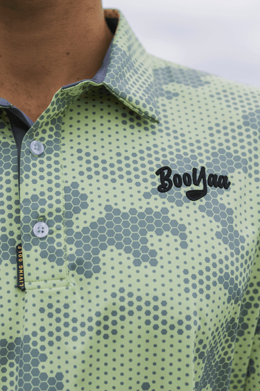 HONEYFLAGE - PREMIUM LIFESTYLE COLLECTION 2026 - BOOYAA GOLF SHIRT, light green and gray, collar and chest logo close-up